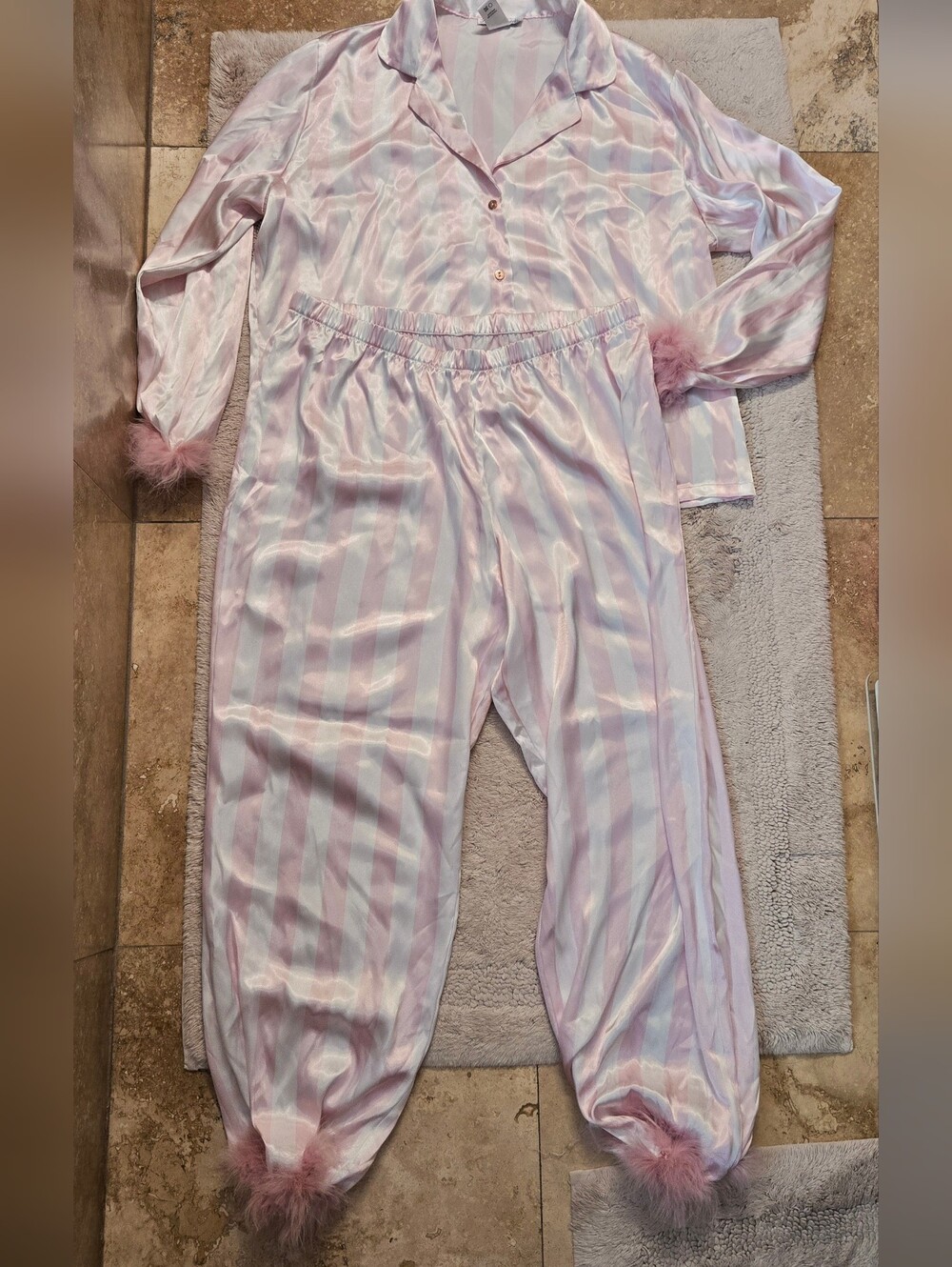 Pink And White Feather Pajamas Set Size L